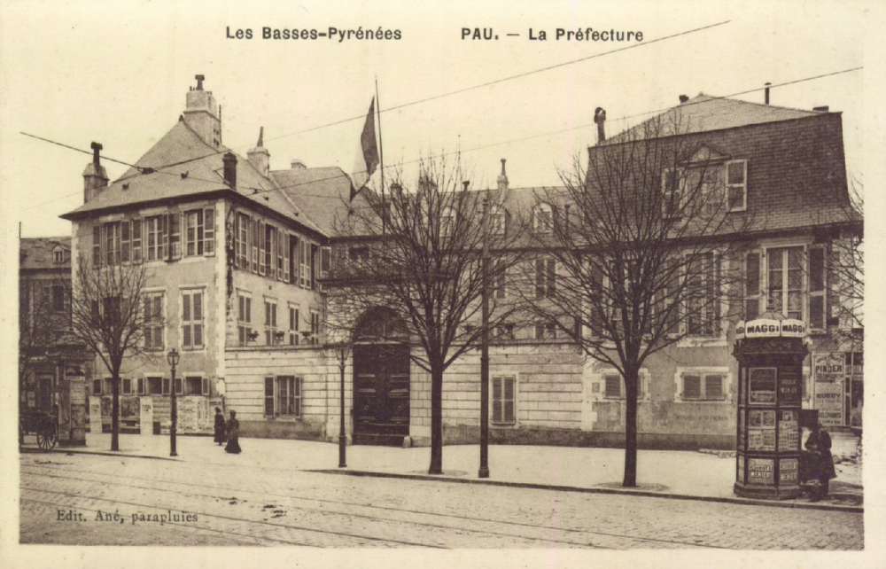  - Les Basses-Pyrénées, Pau : La Préfecture ; carte postale ; Bibliothèque Patrimoniale Pau, cote 4-106-3 - 
