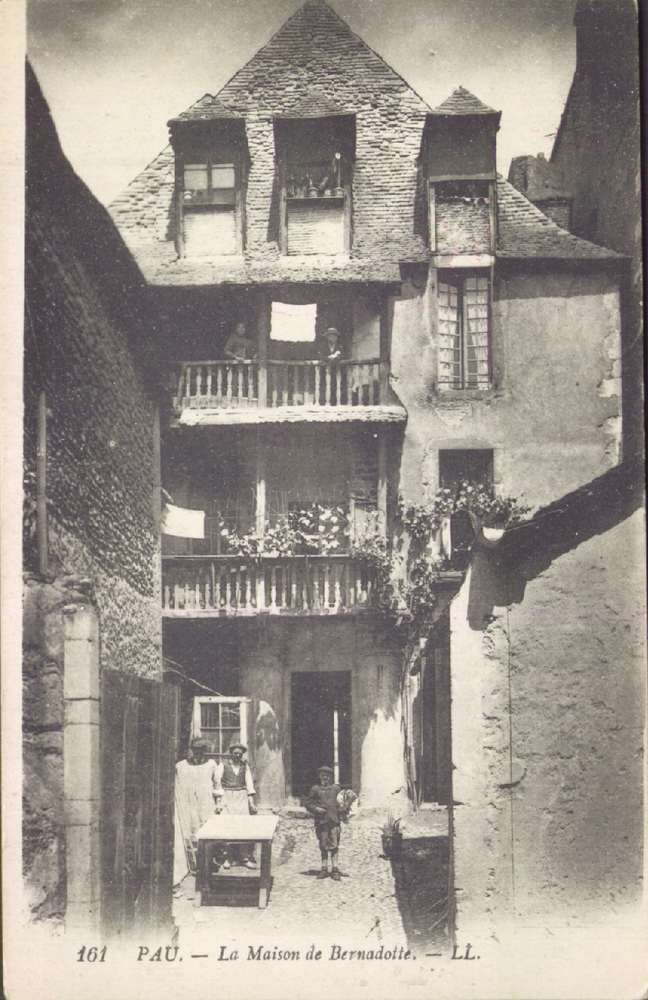  - Pau : la Maison Bernadotte ; carte postale ; Bibliothèque Patrimoniale Pau - 