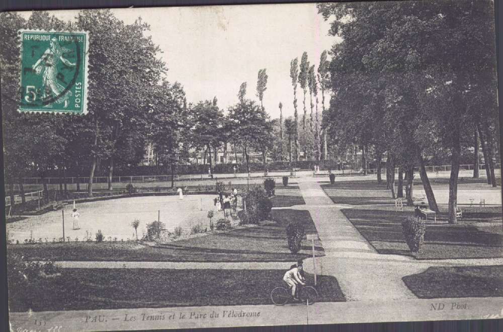  - Pau : Le Tennis et le Parc du Vélodrome, carte postale, Bibliothèque Patrimoniale Pau, cote 7-073-1 - 