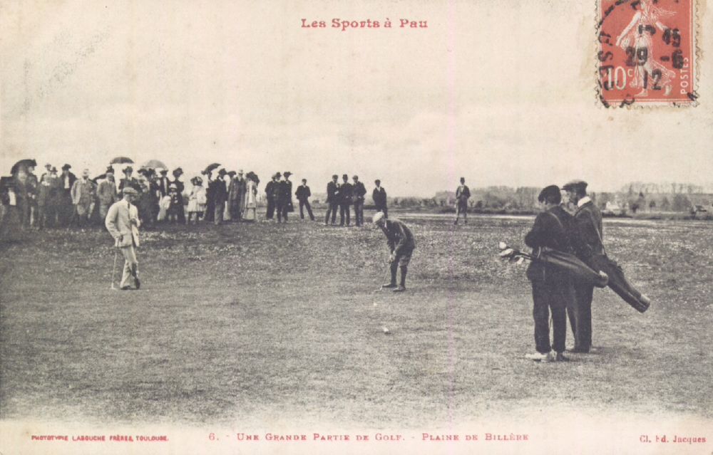  - Les Sports à Pau : Une grande partie de Golf - Plaine de Billère, carte postale, Bibliothèque Patrimoniale Pau, cote 7-017-3 - 