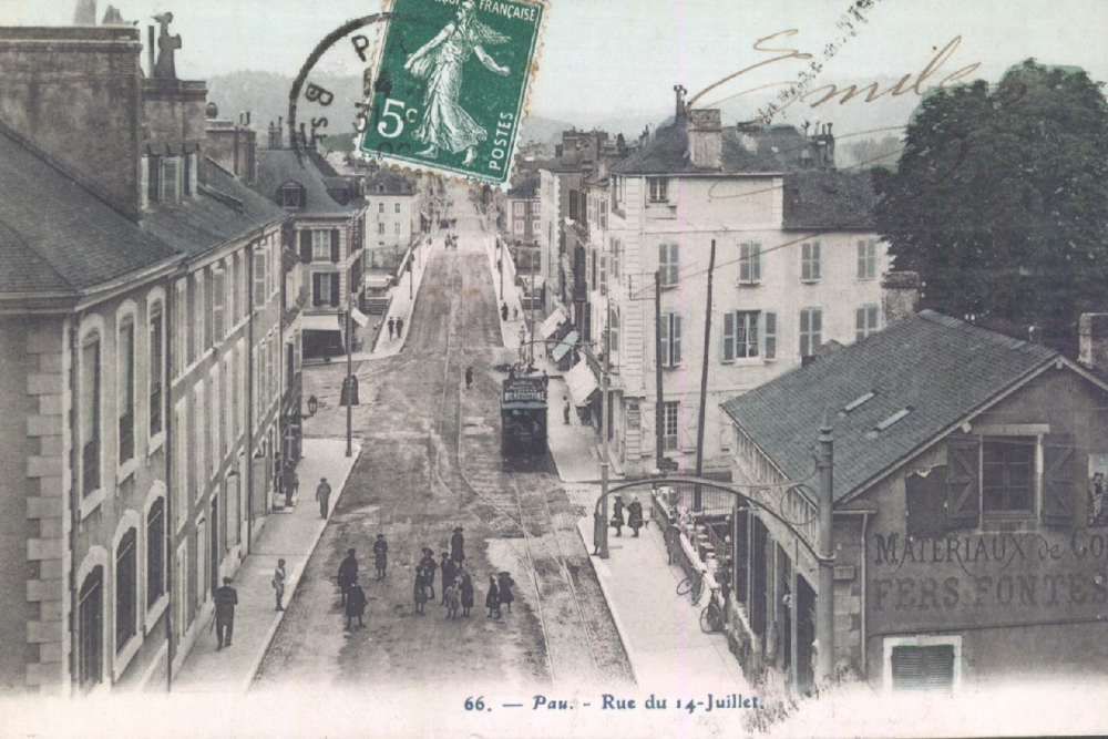  - Pau : Rue du 14-juillet, carte postale,  Bibliothèque Patrimoniale Pau, cote 8-097-4 - 