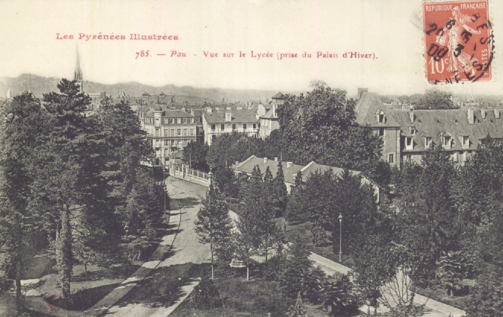  - Les Pyrénées Illustrés. Pau : Vue sur le Lycée (prise du palais d'Hiver) ; carte postale ; Bibliothèque Patrimoniale Pau, cote 5-001-4 - 