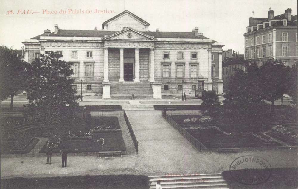  - Pau : Place du Palais de Justice, carte postale, Bibliothèque Patrimoniale Pau, cote 4-093-4 - 