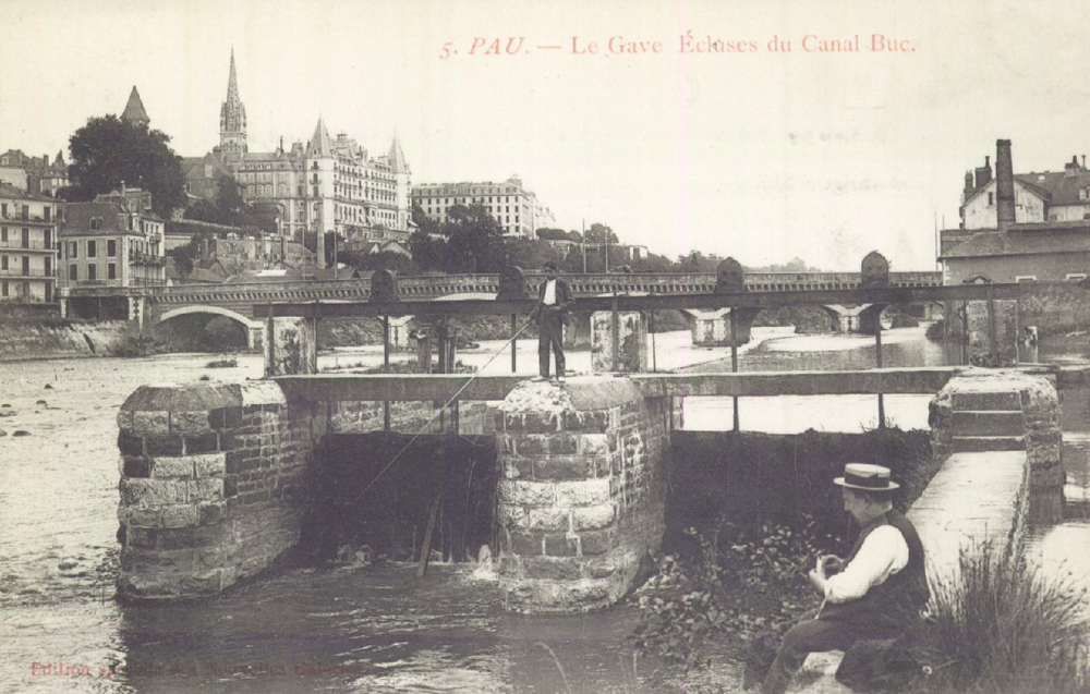  - Pau : Le Gave – Écluses du Canal Buc, carte postale, Bibliothèque Patrimoniale Pau, cote 2-098-2 - 